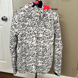 Roxy Woman’s medium dryflight snowjacket white,black graphic with hotpink accent